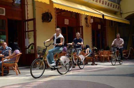 Oradea pe două roţi: Orădenii pot să se plimbe cu biciclete împrumutate gratuit